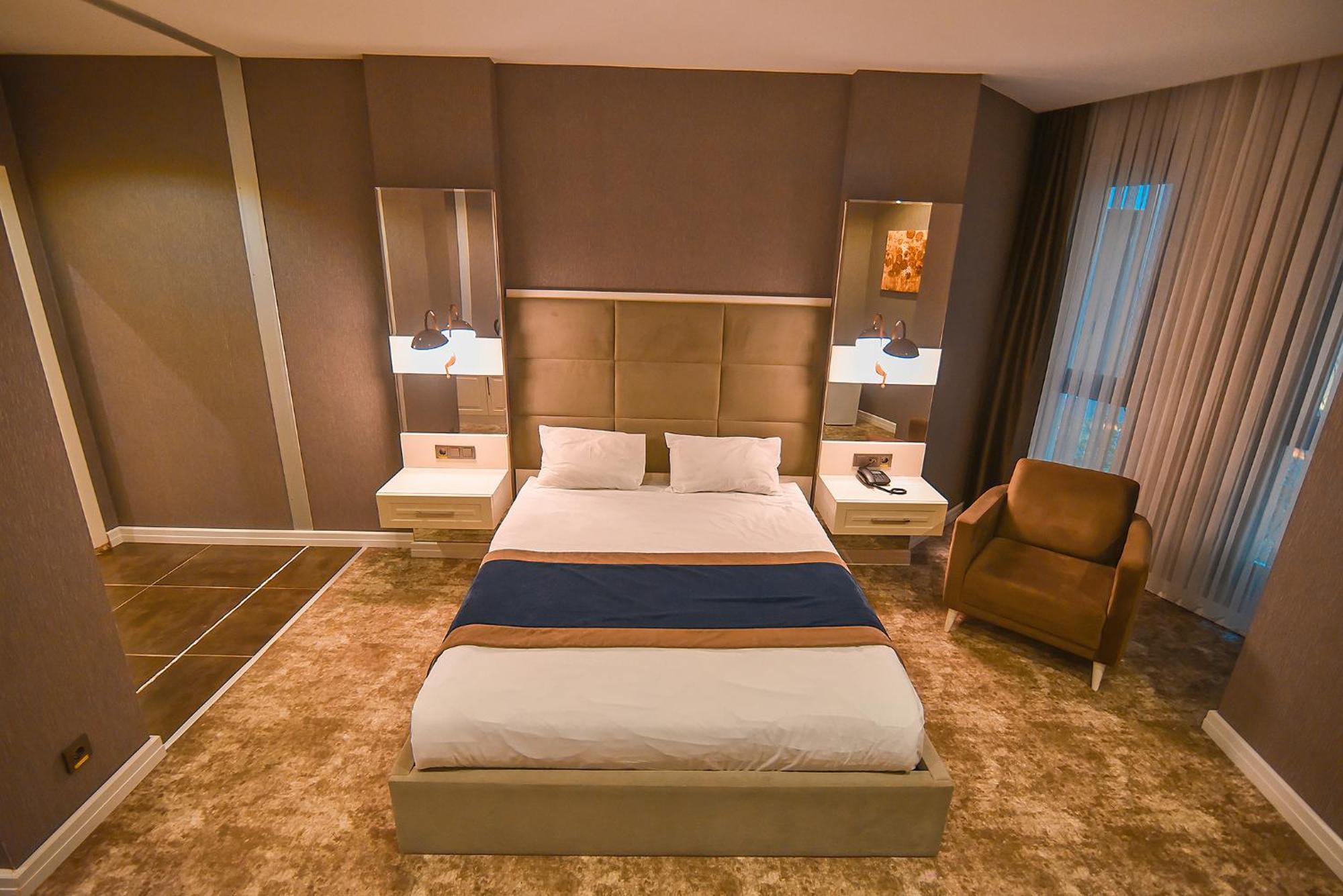 Royal Comfort Hotel Arakli Экстерьер фото