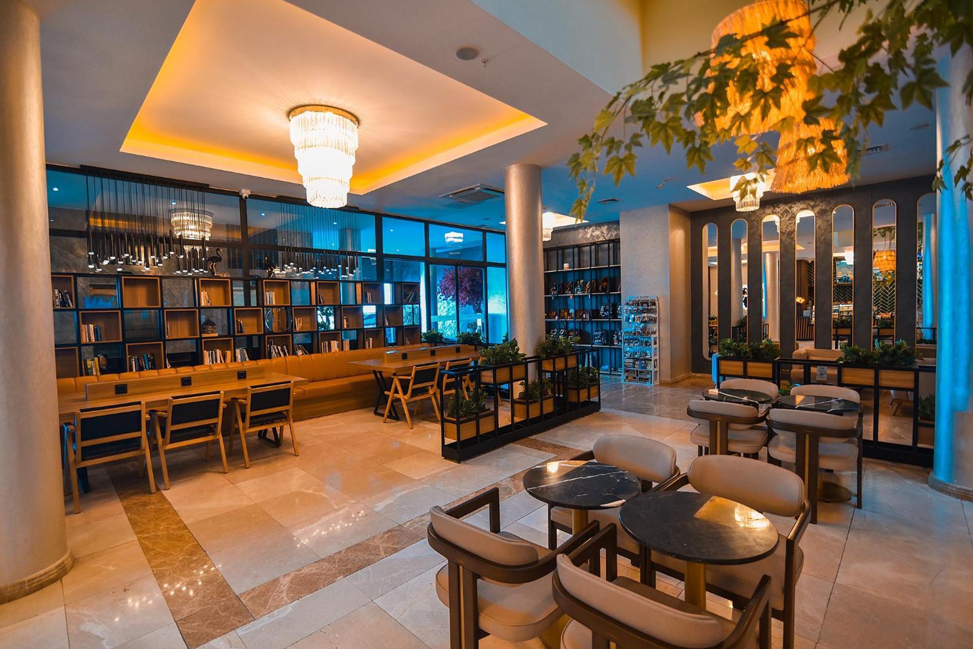 Royal Comfort Hotel Arakli Экстерьер фото