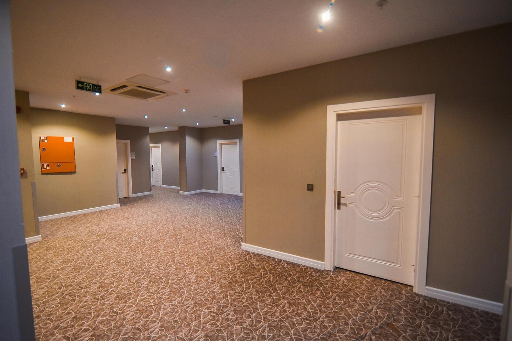 Royal Comfort Hotel Arakli Экстерьер фото