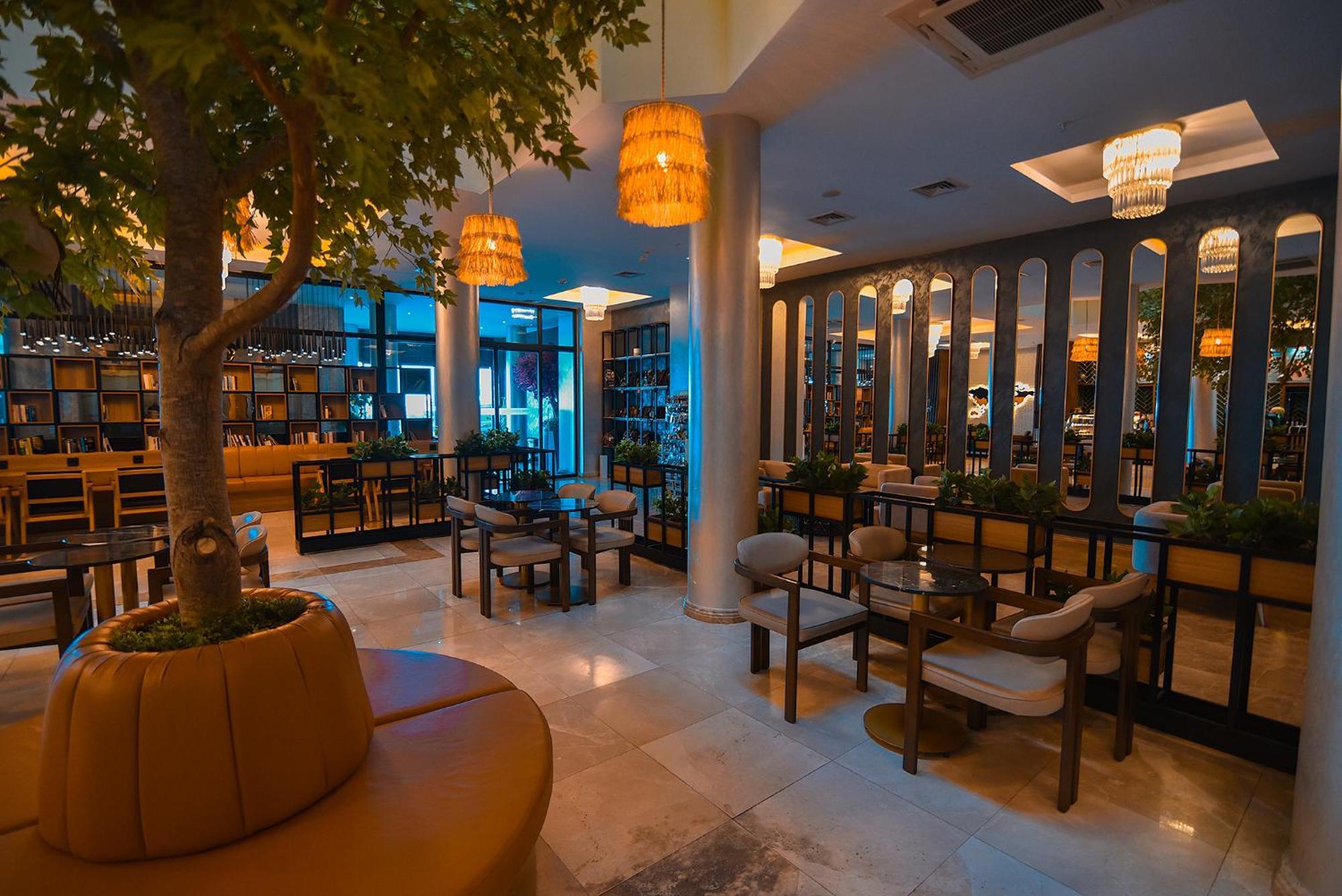 Royal Comfort Hotel Arakli Экстерьер фото