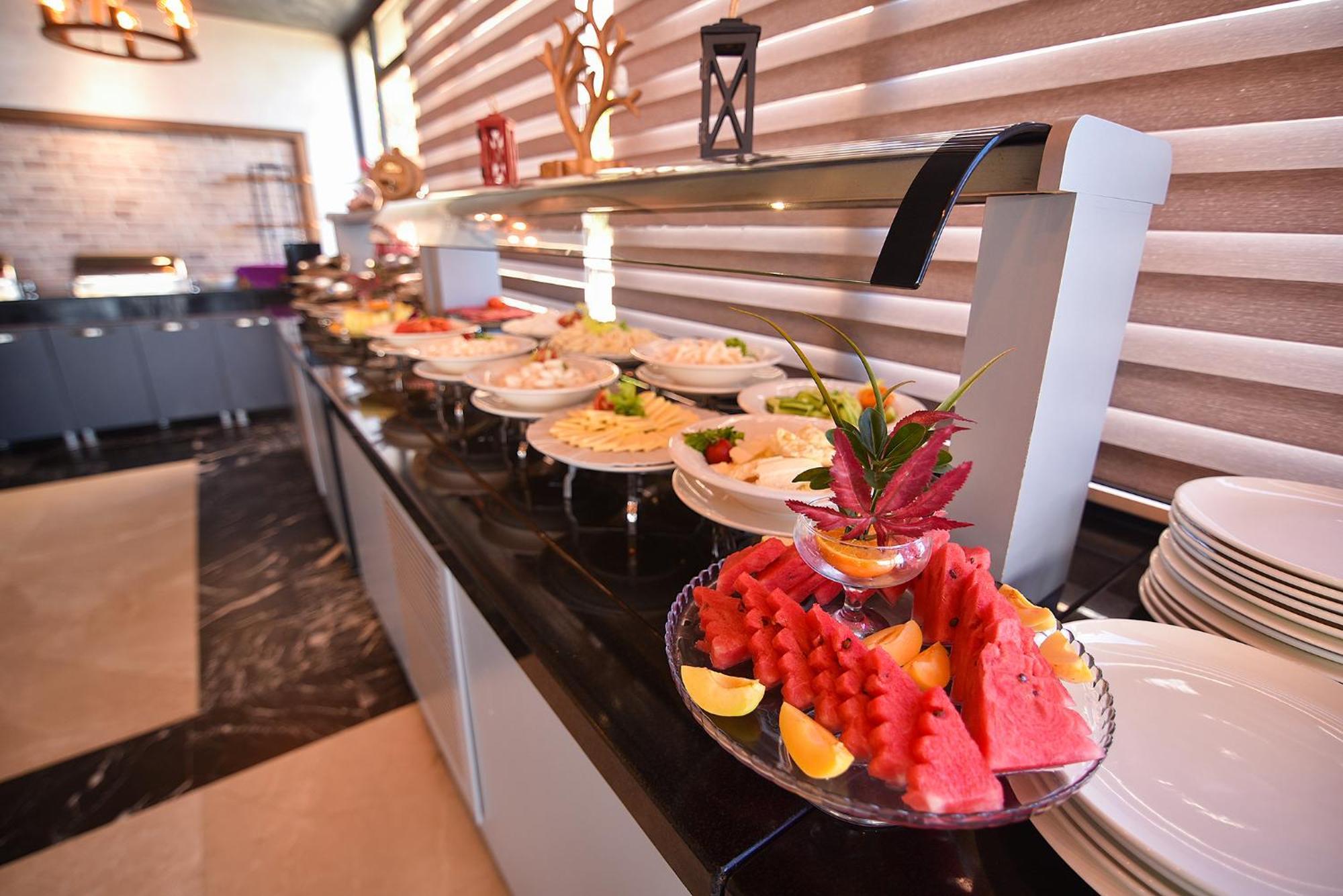 Royal Comfort Hotel Arakli Экстерьер фото
