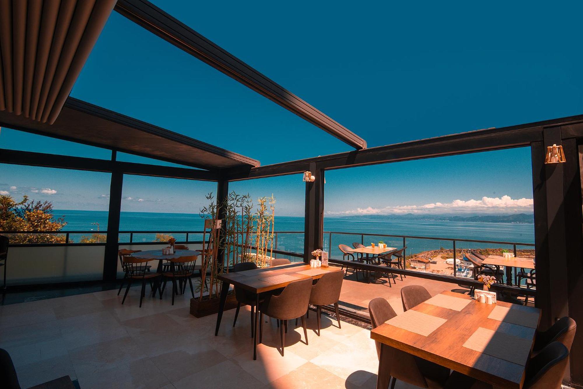 Royal Comfort Hotel Arakli Экстерьер фото