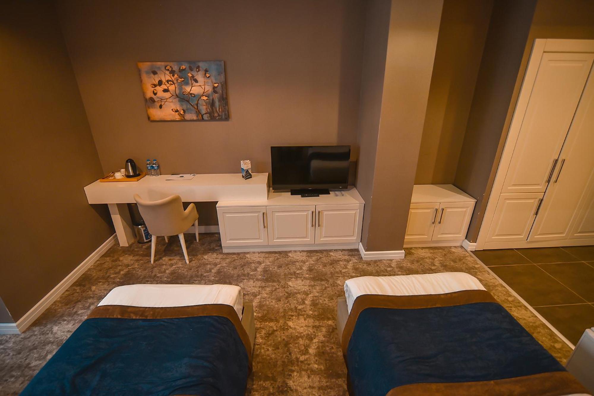 Royal Comfort Hotel Arakli Экстерьер фото