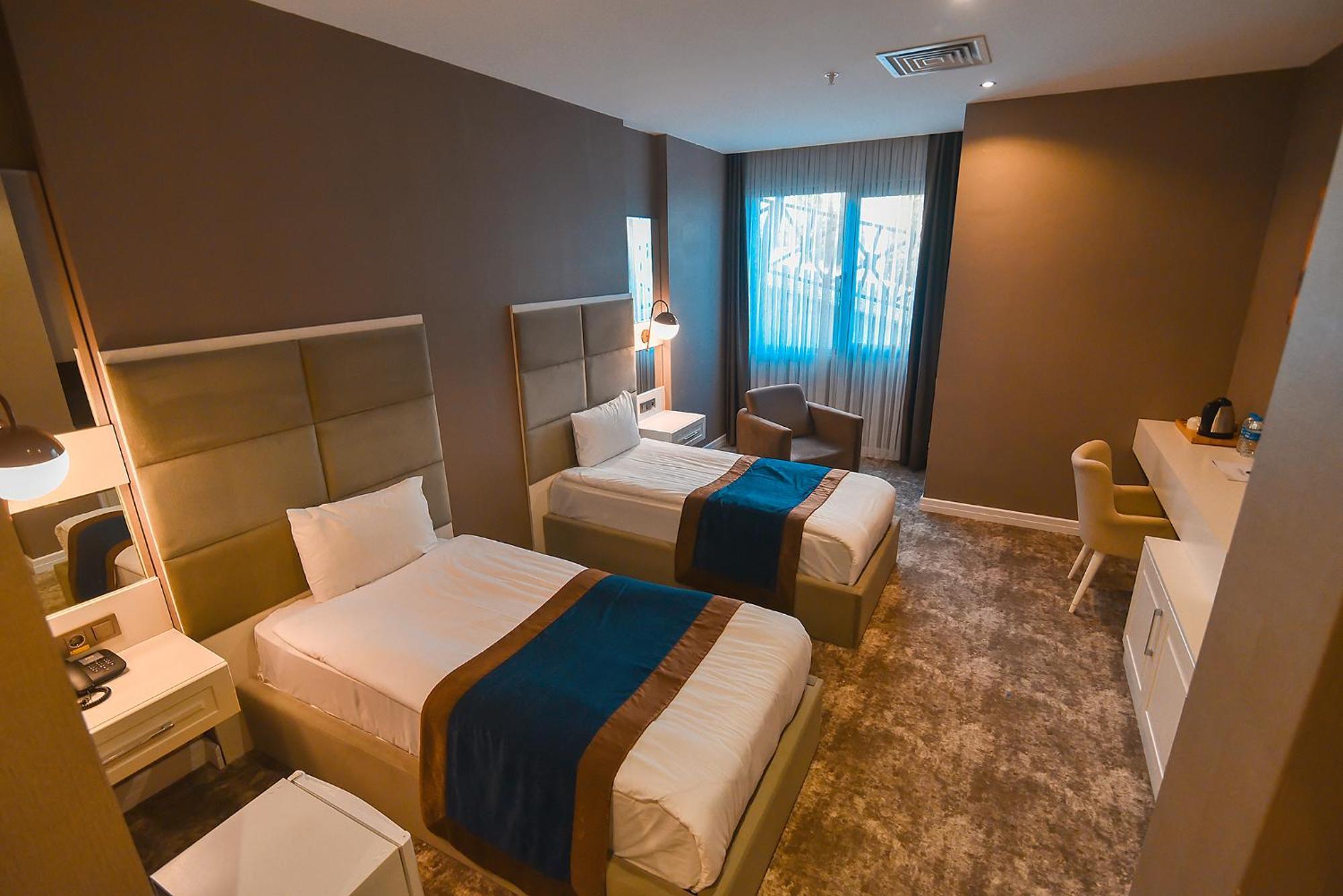 Royal Comfort Hotel Arakli Экстерьер фото