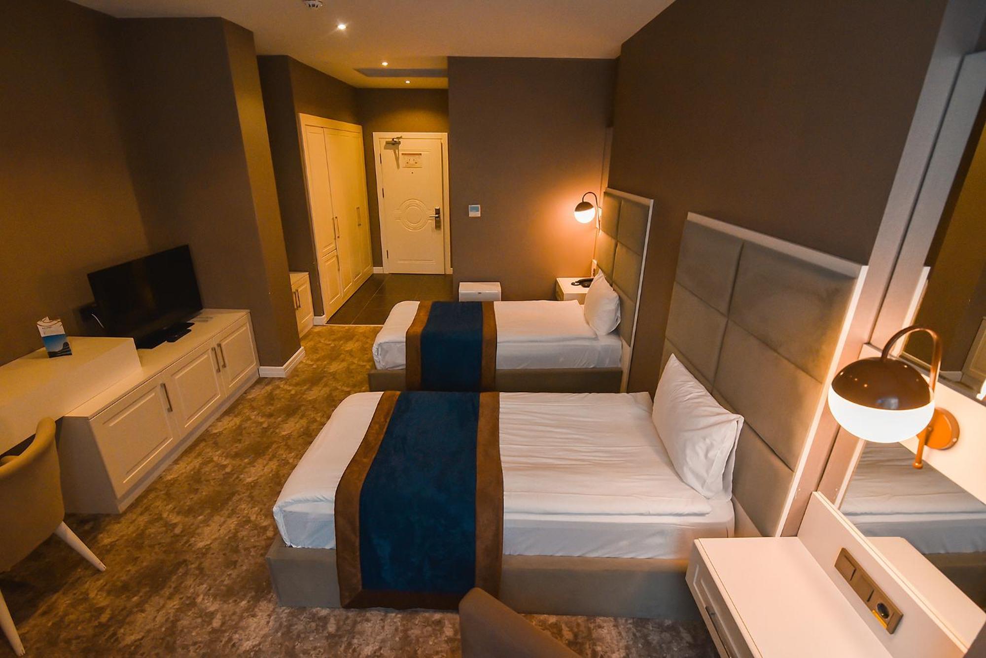 Royal Comfort Hotel Arakli Экстерьер фото
