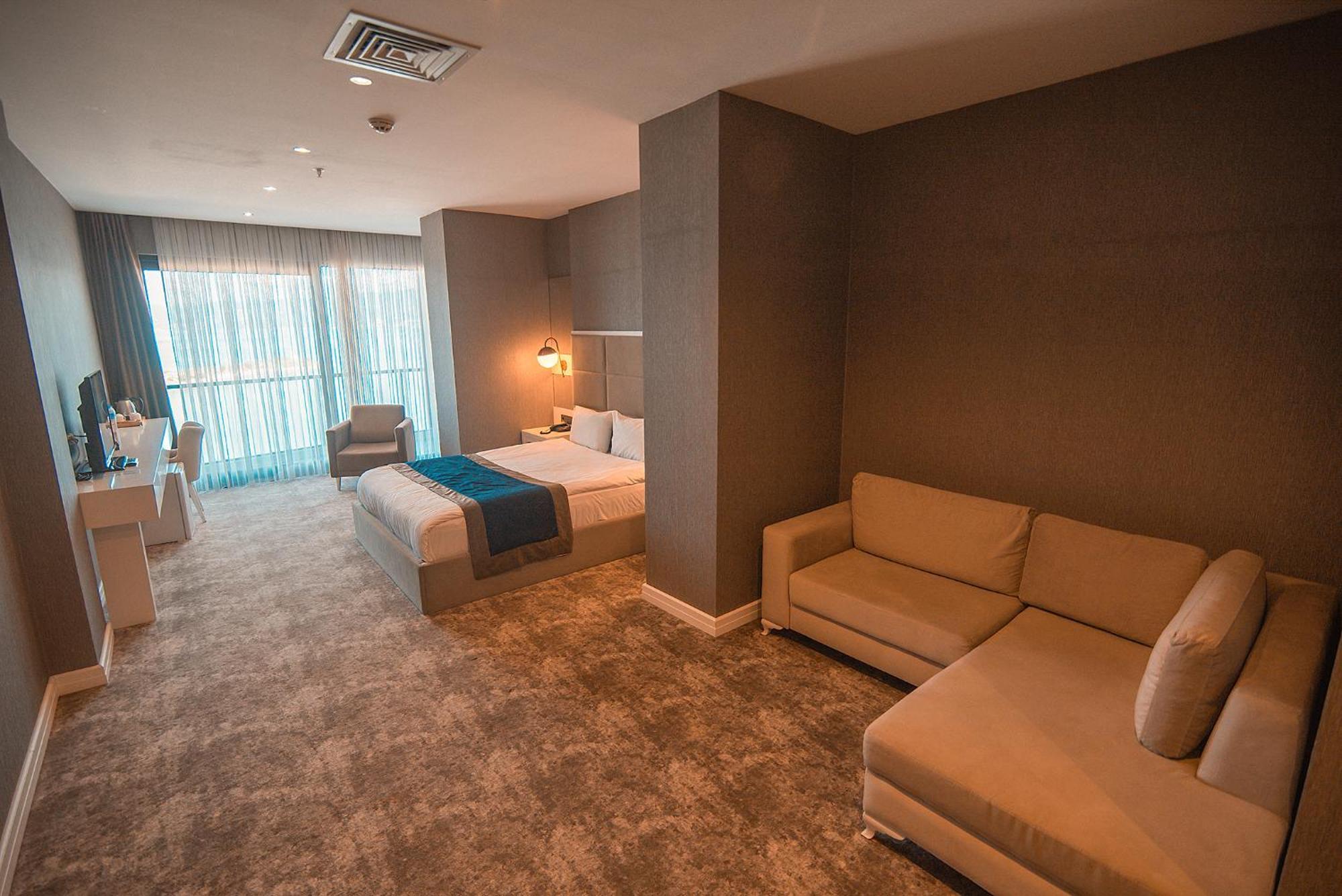 Royal Comfort Hotel Arakli Экстерьер фото