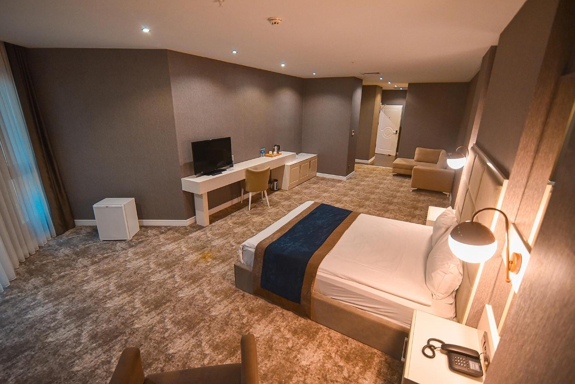 Royal Comfort Hotel Arakli Экстерьер фото