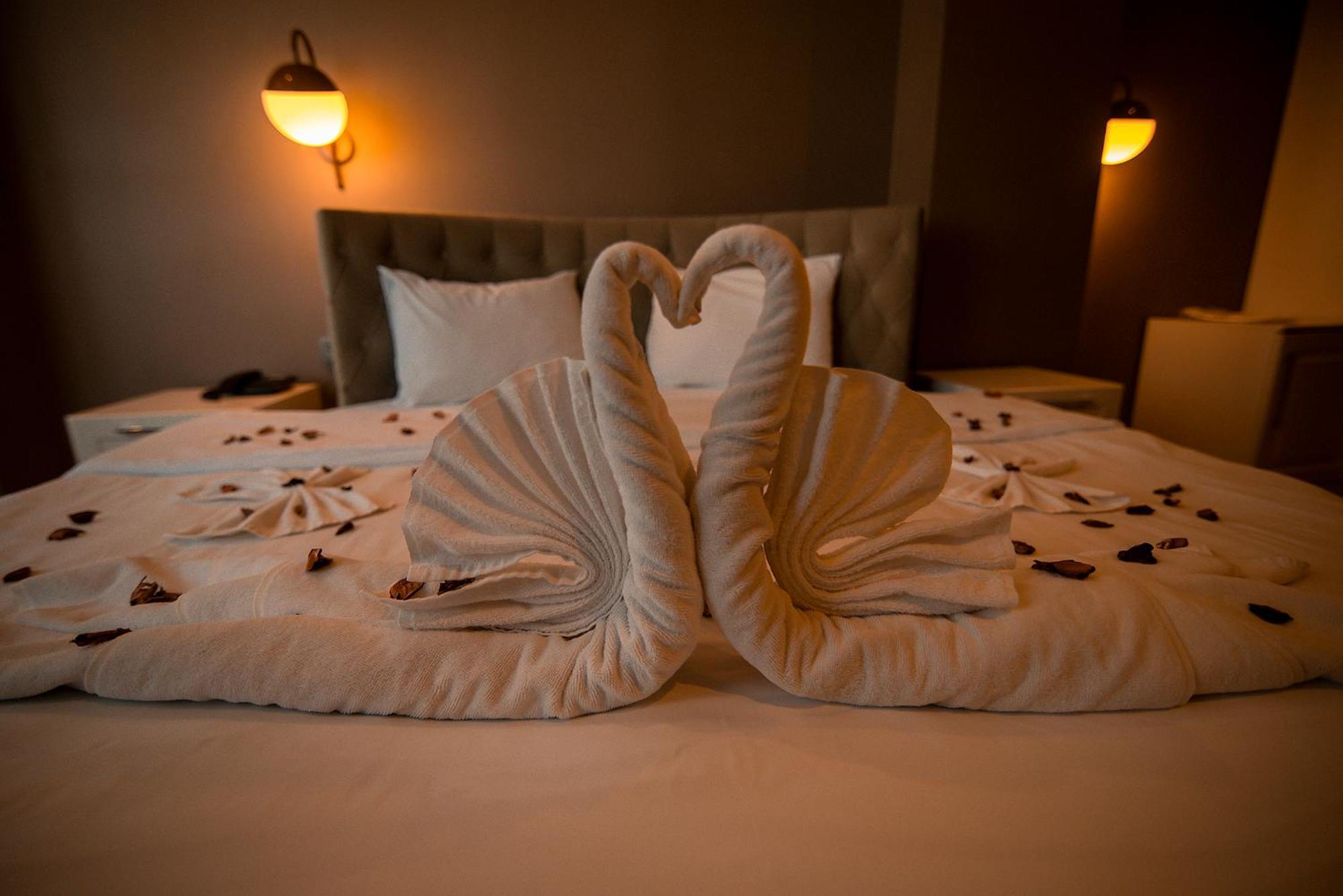 Royal Comfort Hotel Arakli Экстерьер фото